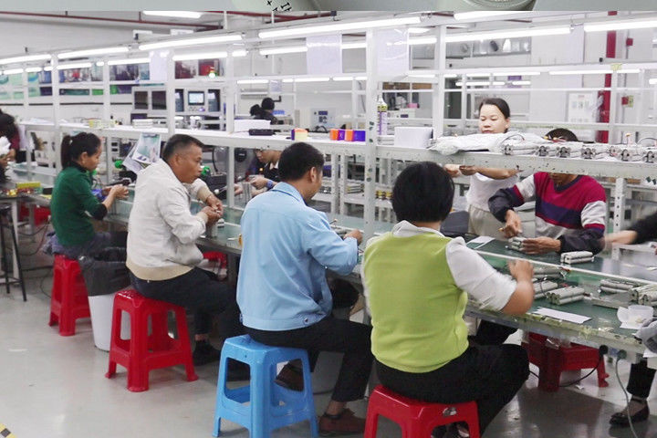 SHENZHEN KLESMAN TECHNOLOGY CO LTD productielijn van de fabrikant